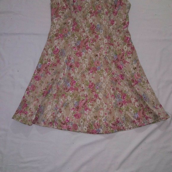 Francesca's Medium Natalia Floral Lace Dress - Picture 5 of 11